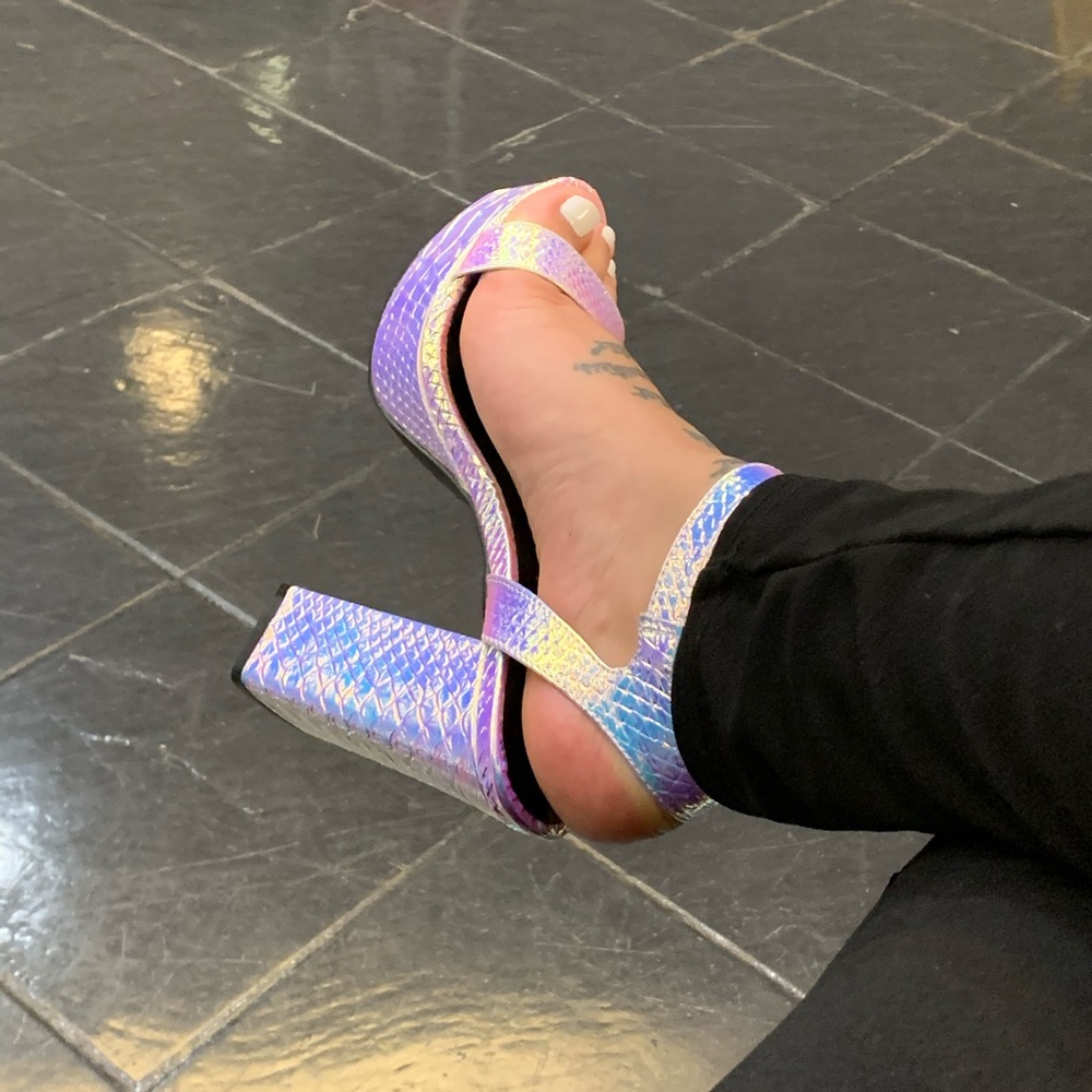 Fashion nova metallic platform heels